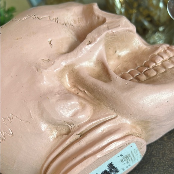 Gothic Glam Pink Skull Decor with Glitter Eyes - Picture 13 of 16